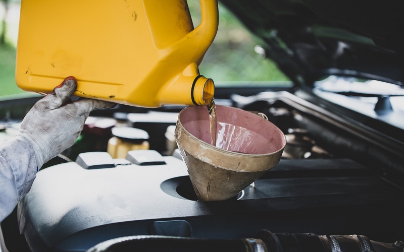 Engine Oil Supplier in Iran 